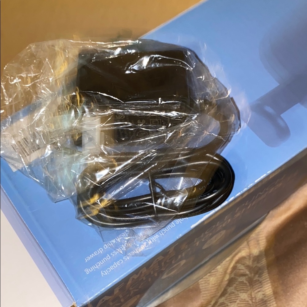 Box41 Black Electric 3-Hole Punch - Picture 6 of 6